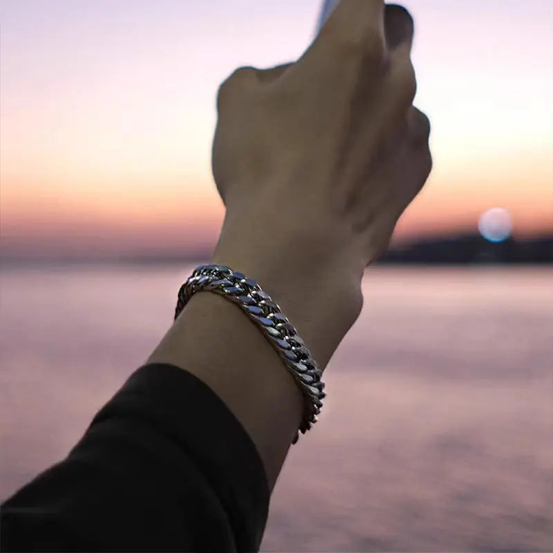 Fashion Personality Cuban Keel Bracelet Men Elite Gentleman